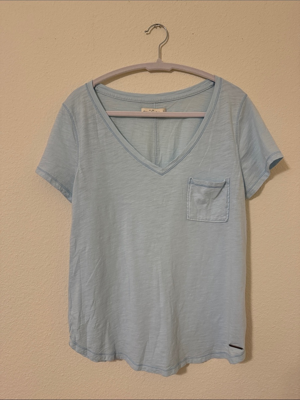Abercrombie & fitch size large blue short sleeve v-neck t-shirt